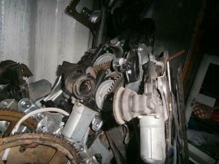 Мотор стеклоподъемника Toyota Vellfire