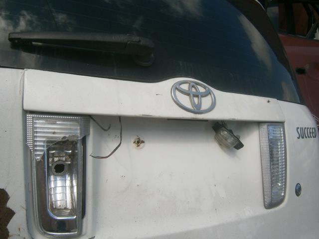 Дверь задняя Toyota Succeed