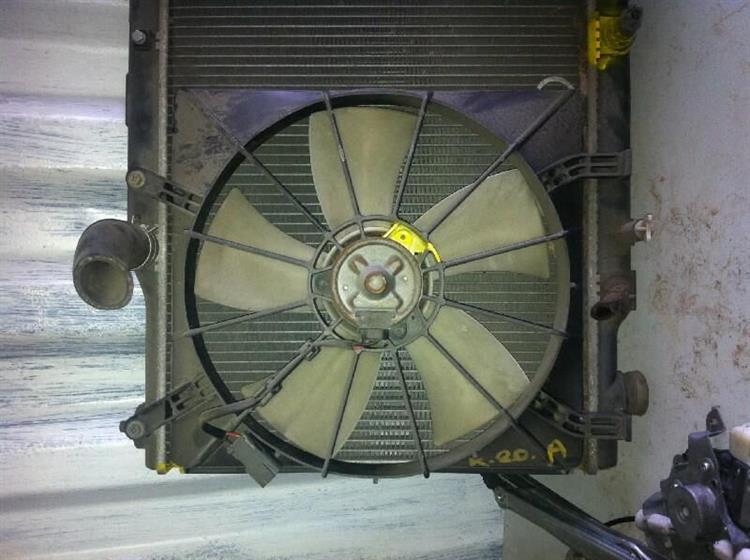 Диффузор радиатора Хонда Стрим в Клине 7847