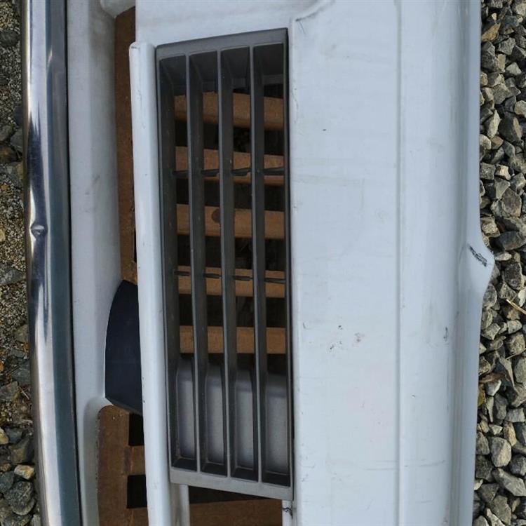 Решетка радиатора Ниссан Седрик в Клине 87572